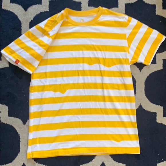 Vintage McDonald's shirt! - Picture 5 of 6